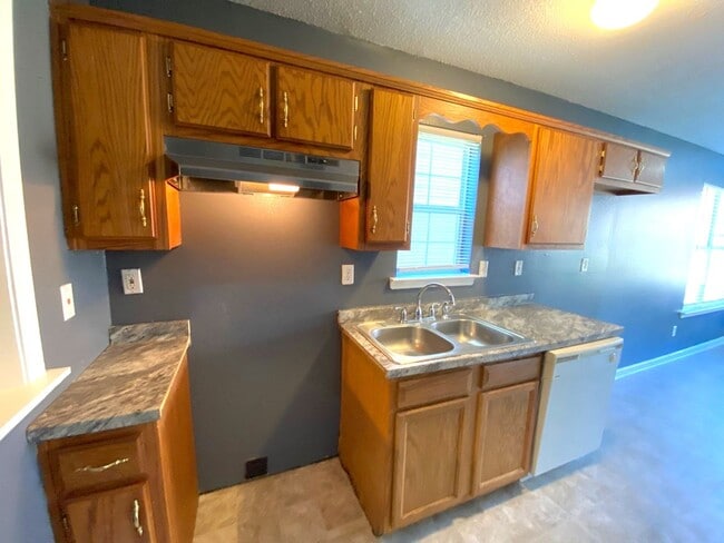 Photo - 4858 Royal Run Dr House