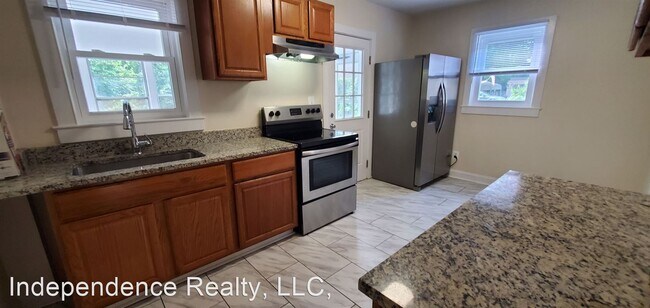 Building Photo - 3 br, 1.5 bath House - 1123 North Royal Av...