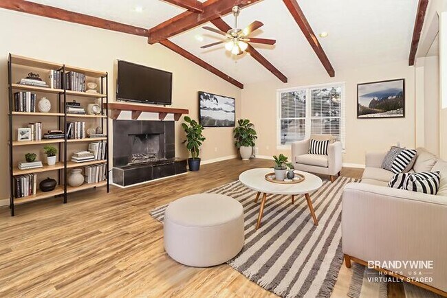Foto del edificio - 1066 Basswood Ct