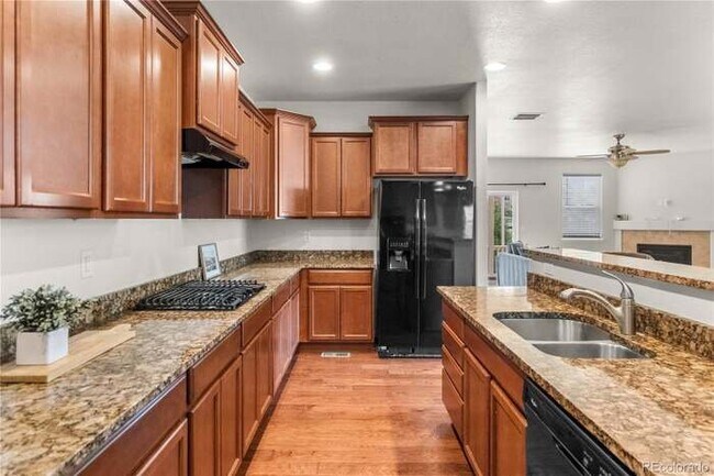 Building Photo - 42320 Forest Oaks Dr