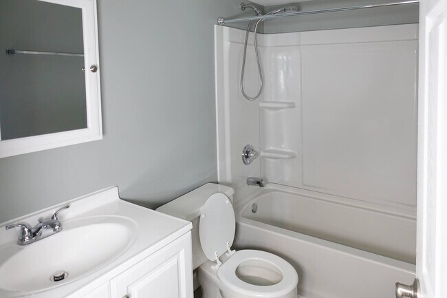 Foto del edificio - 1102 Salem Ave