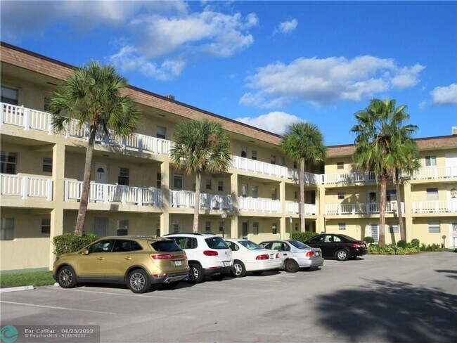 Building Photo - 606 SW Natura Blvd