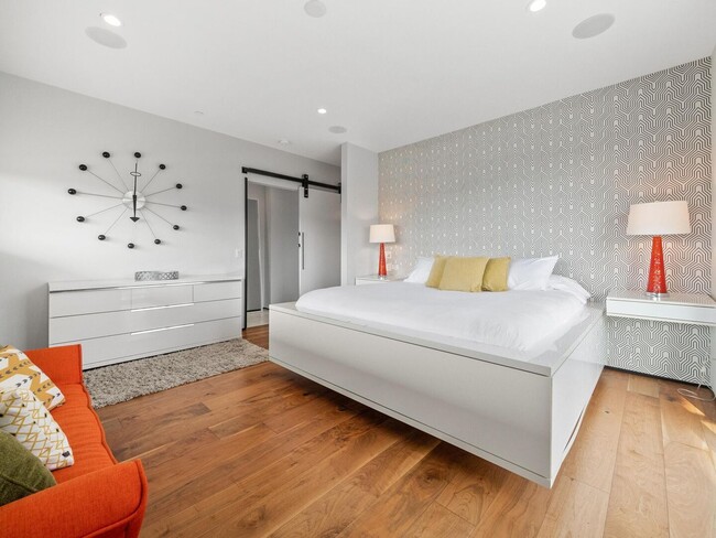 Building Photo - Solana Beach Paradise