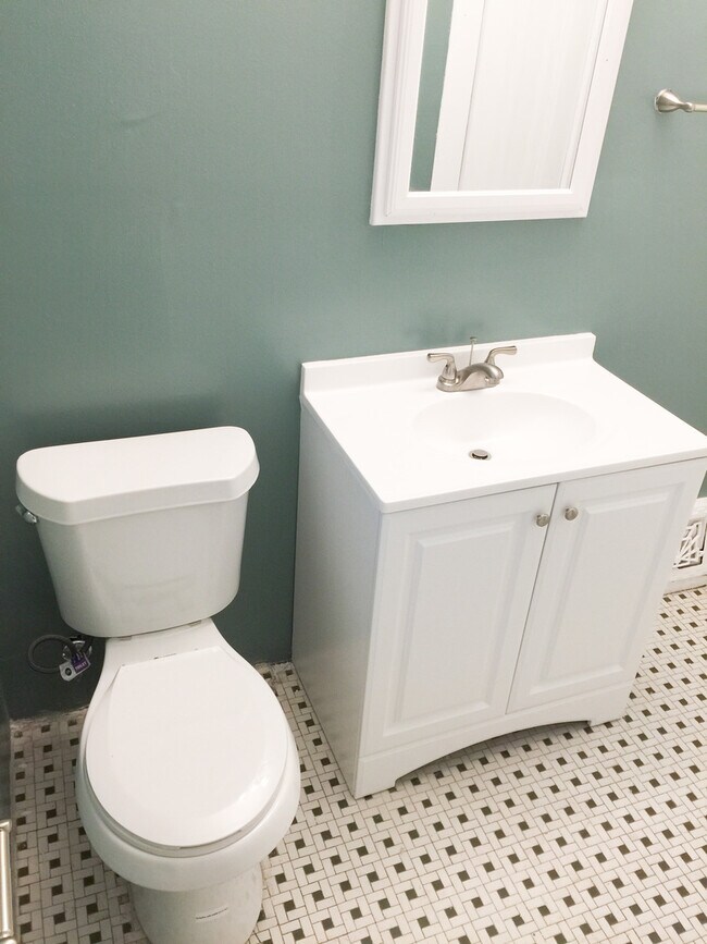 Building Photo - Renovated S City Bungalow 2 beds 1 bath w ...