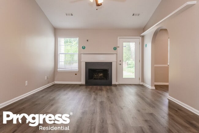 Building Photo - 317 Brookside Dr
