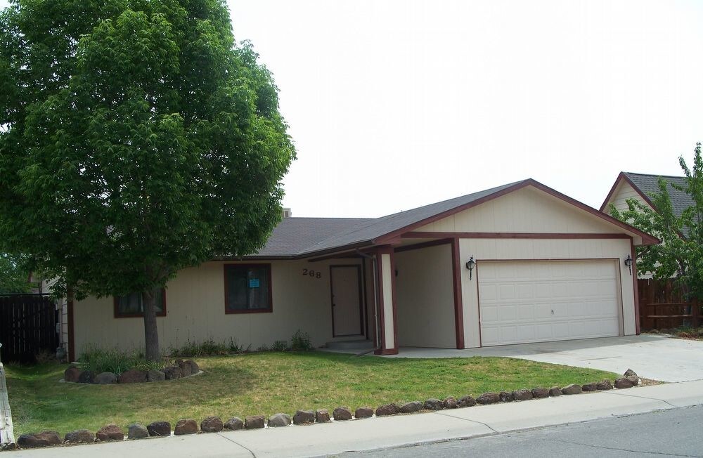 Primary Photo - 268 E Lynwood St