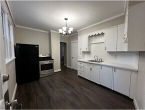 Building Photo - 228 Weiss St