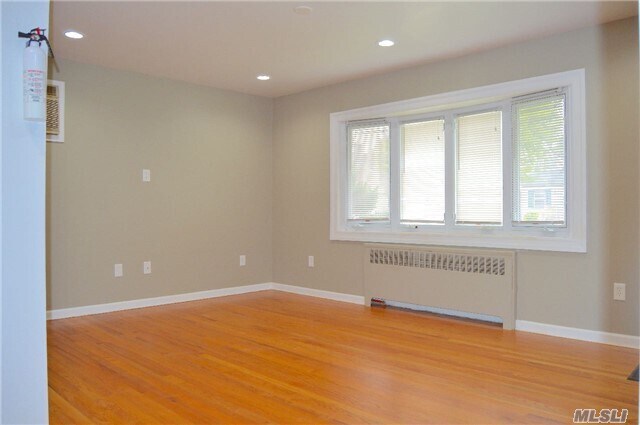 Building Photo - 73 Manor Pkwy
