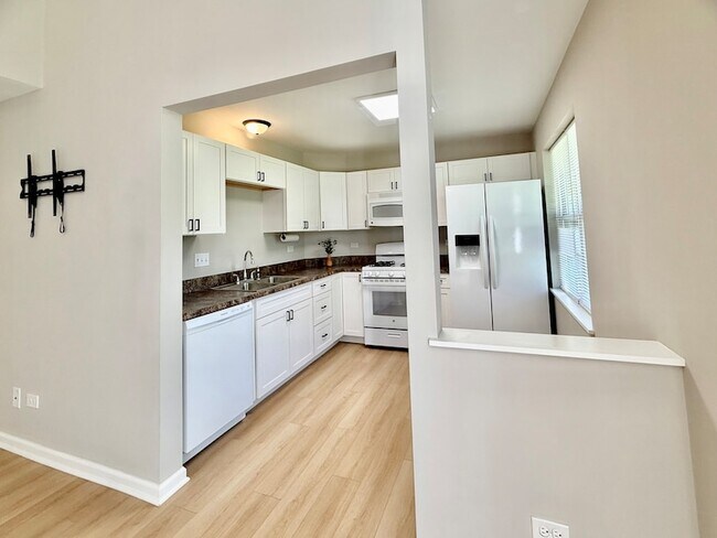 Foto del edificio - 39849 N Harbor Ridge Dr