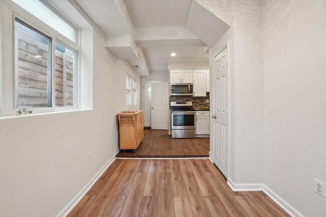 Foto del edificio - 2241 Prout St SE