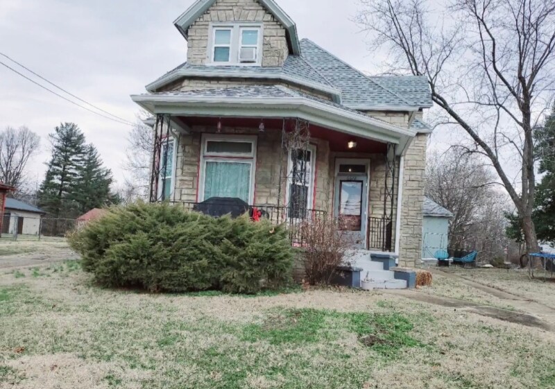 6678 Kratzville Rd Unit 2, Evansville, IN 47710 Room for Rent in