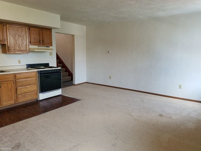 Building Photo - 326 Meyran Ave