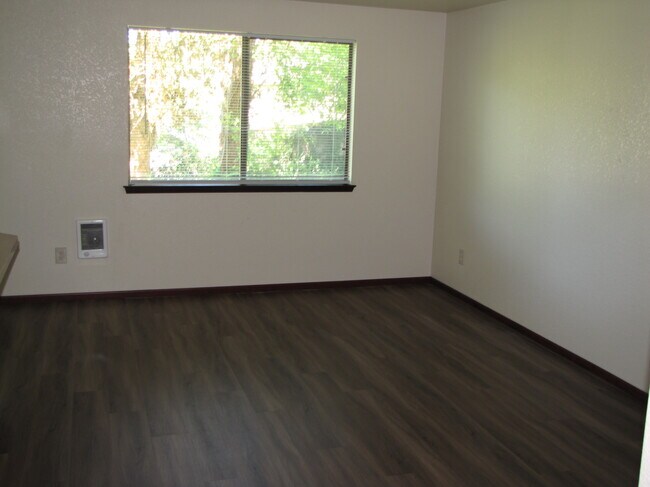 Living room - 1073 Lybarger St SE