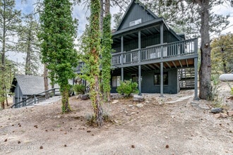Building Photo - 1263 E Pine Ridge Dr