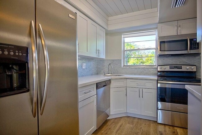 Photo - 18081 SE Country Club Dr Apartment