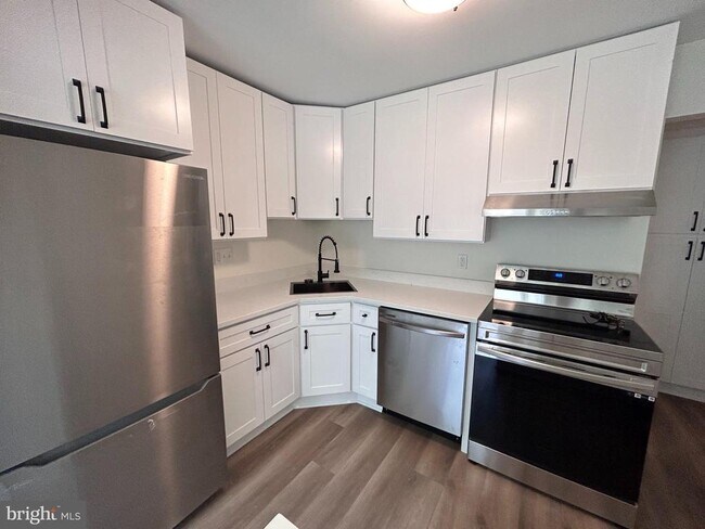 Building Photo - 107D Donzen Dr