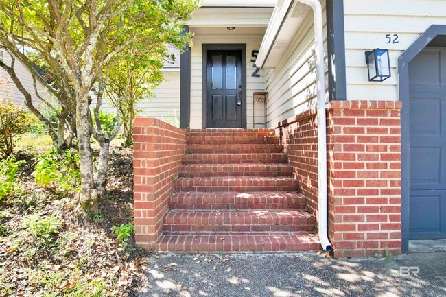 Building Photo - 52 Lake Shore Dr