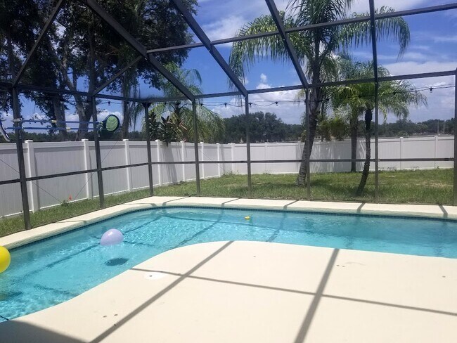 Foto del edificio - 2908 Shannon Cir