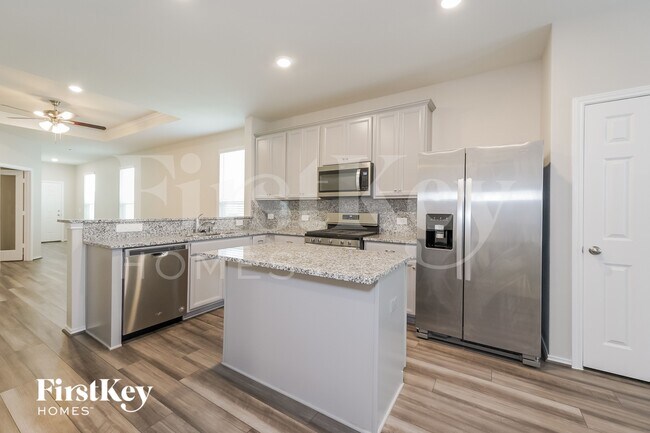 Foto del edificio - 5831 Longhorn Run Ln