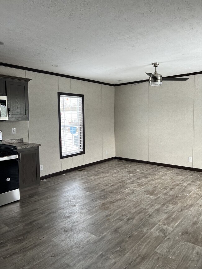 Building Photo - 333 E Lakewood Blvd