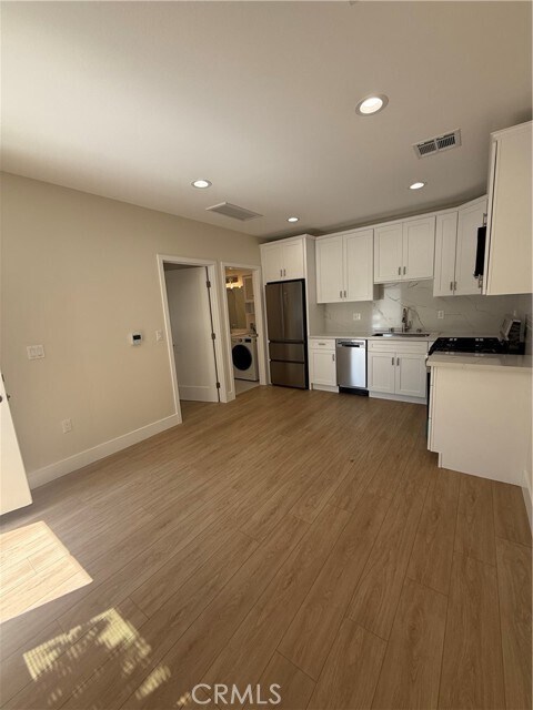 Building Photo - 6227 Wilkinson Ave