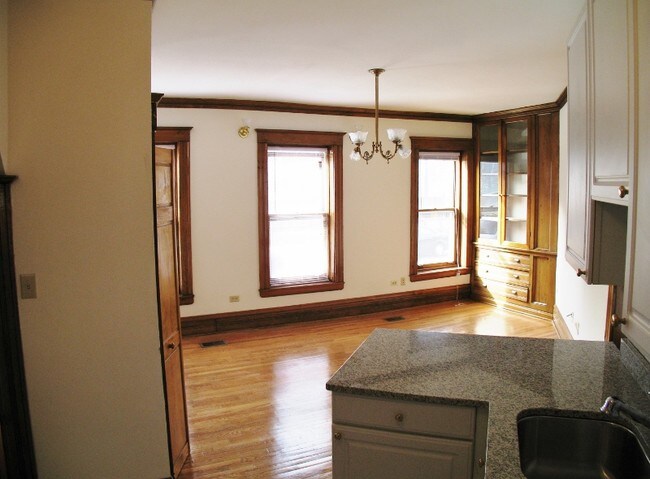 Foto del edificio - 2329 N Halsted St