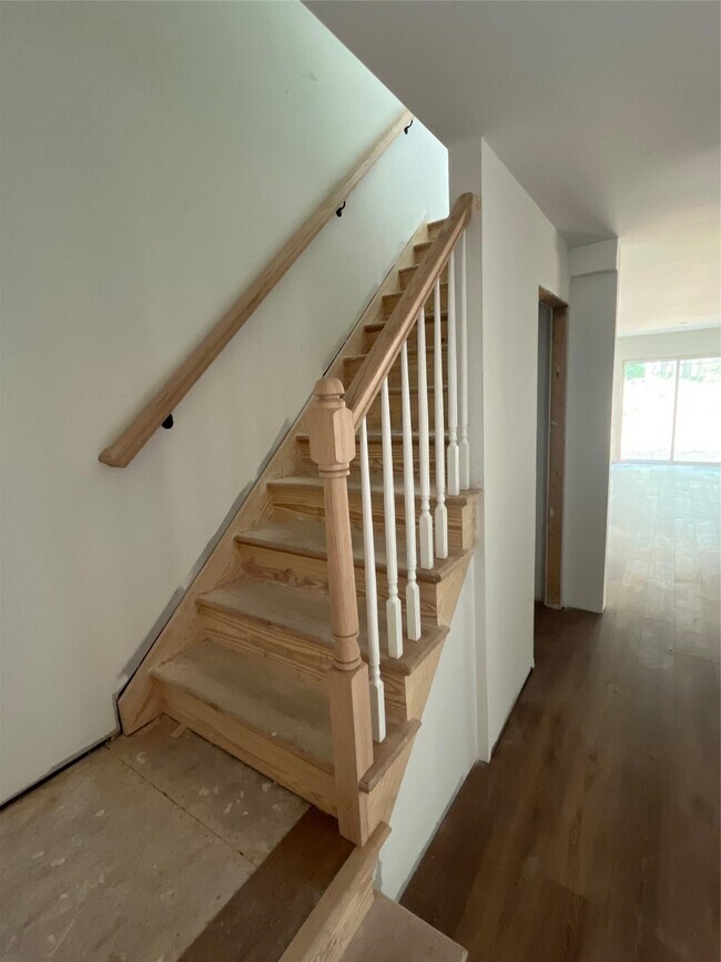 Building Photo - 105 Curie Rd