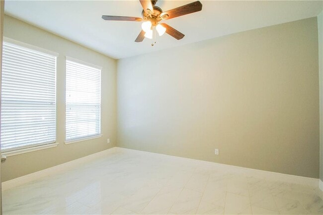 Building Photo - 556 Moonwalker Trail