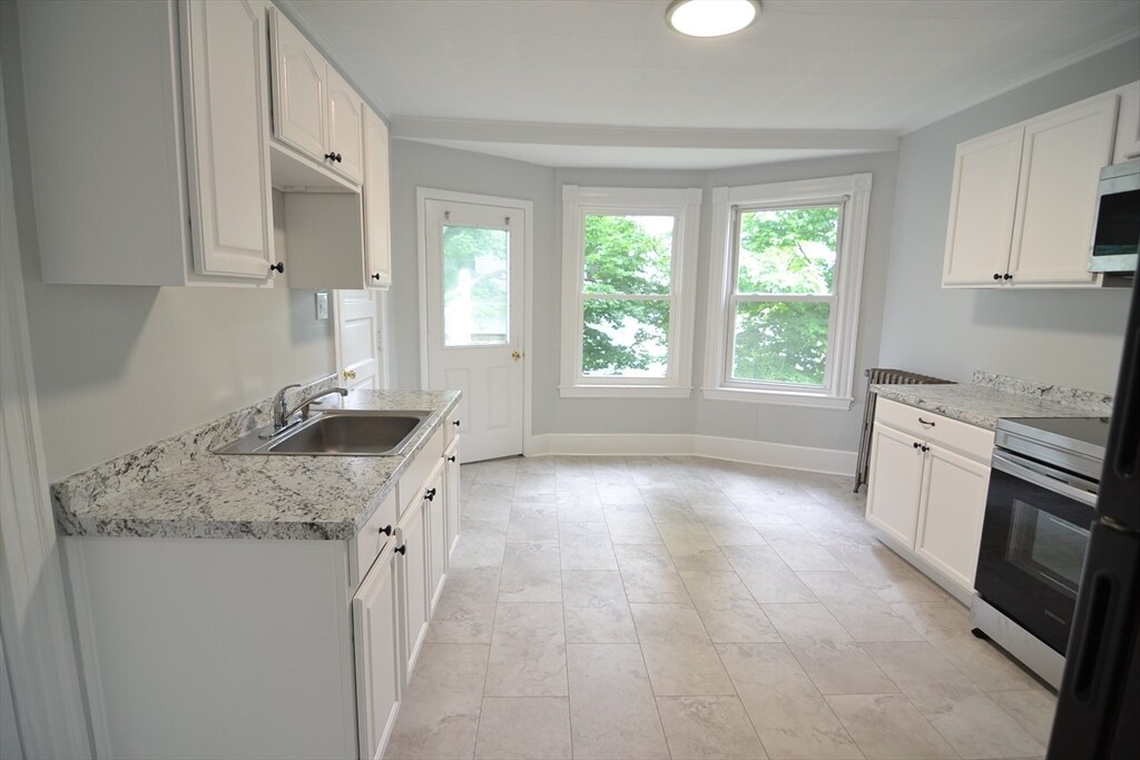 Foto principal - 208 Irving St