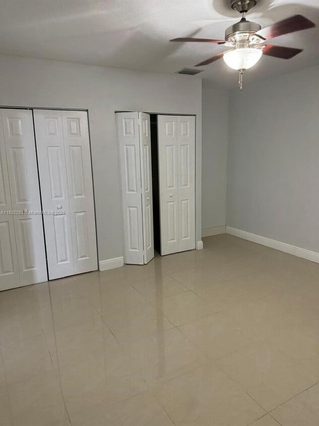 Building Photo - 620 SW 69th Terrace