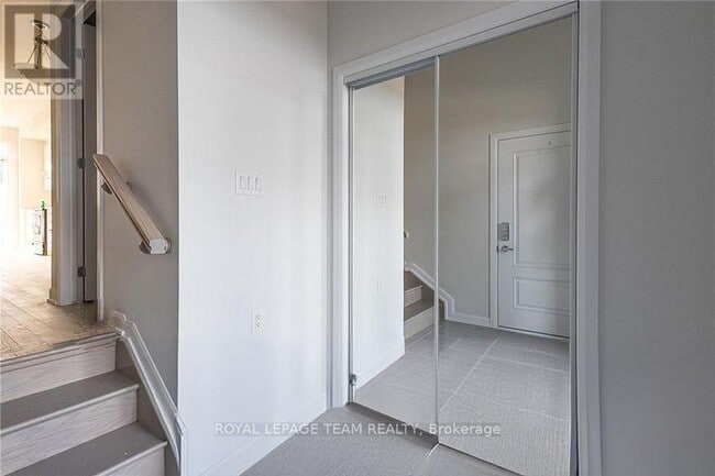 Photo du bâtiment - 915 Athenry Ct