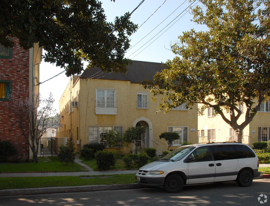 Primary Photo - 918 E Garfield Ave