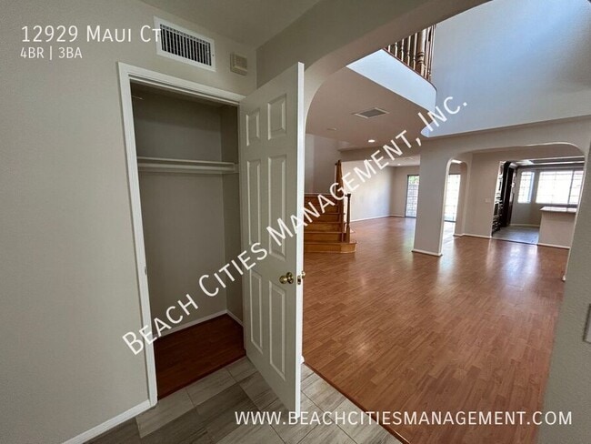 Building Photo - Beautiful 4 bedroom, 2.5 bath with Central...