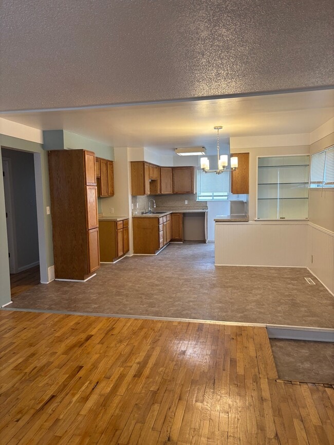 Building Photo - 1106 MacDonald Ave