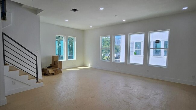 Building Photo - 3411 St Emanuel St