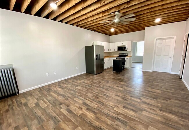 Kitchen - 1373 Iowa St