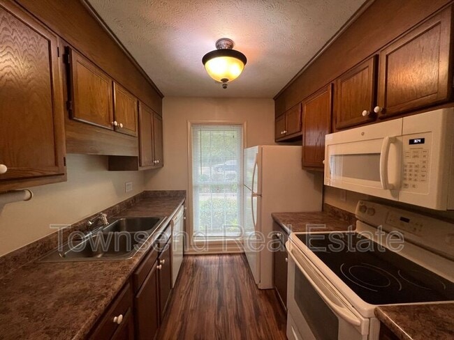 Building Photo - 2720 Helaman Ct