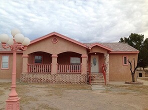 Building Photo - 304 Calle Al Rumbo