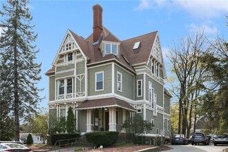 Building Photo - 87 Cooke St