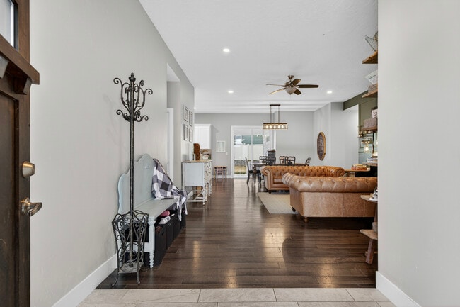 Building Photo - 2110 S Herron Dr