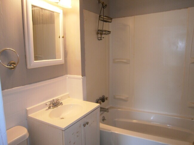 Building Photo - 55 Mineral Springs Rd