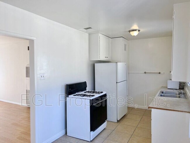 Foto del edificio - 5918 S W Blvd