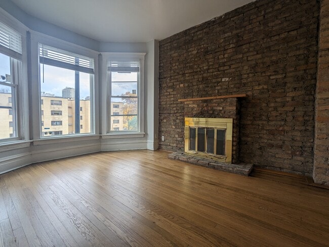 Building Photo - 3532 N Halsted St