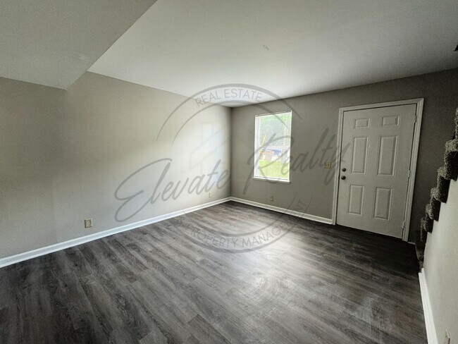 Foto del edificio - Updated Two-Bedroom Duplex for Rent Near Trinity Hills, Nashville!