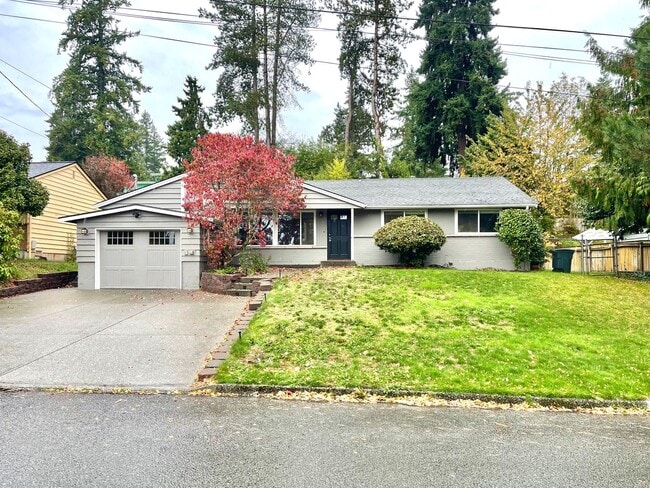 Building Photo - Lake Hills Gem For Rent
