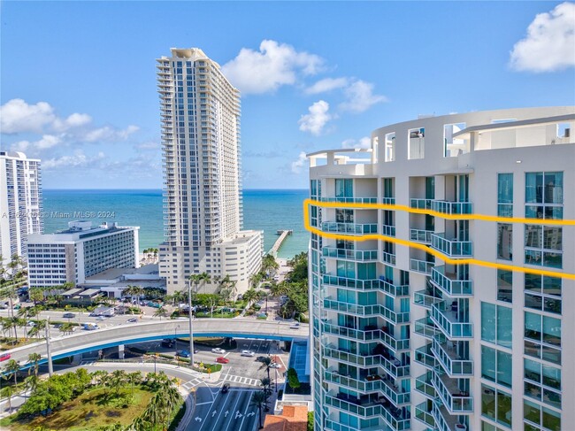 Foto del edificio - 150 Sunny Isles Blvd