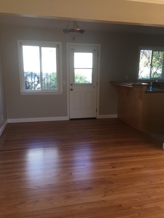 dining area - 31 Kent Pl