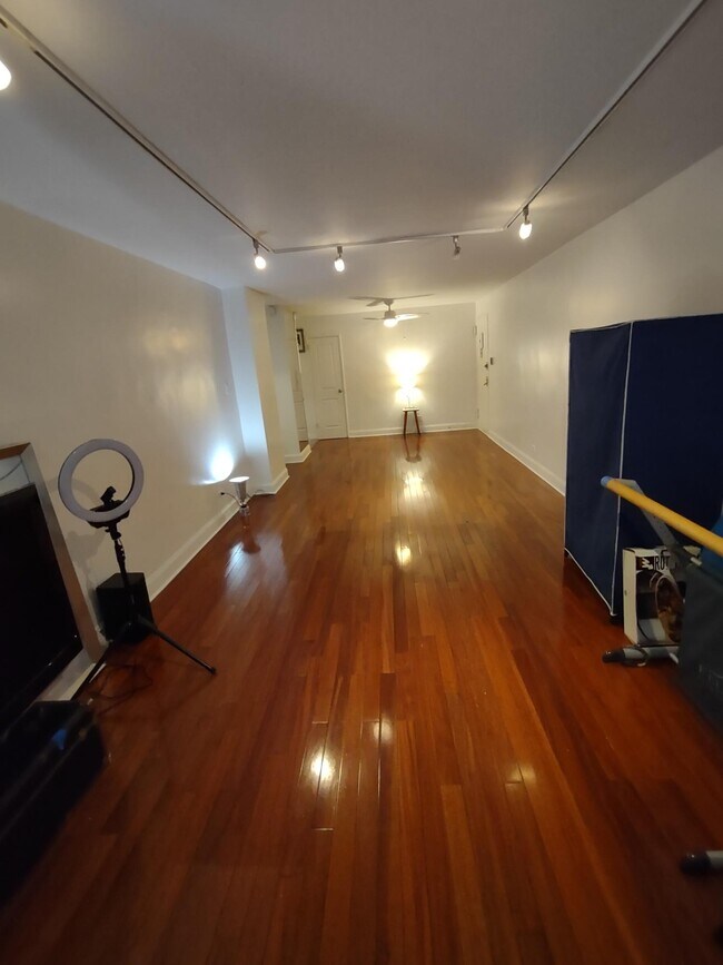Building Photo - 1401 Ocean Ave