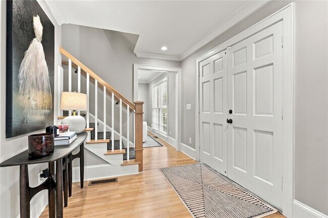 Foto del edificio - 5179 Meadowlake Dr