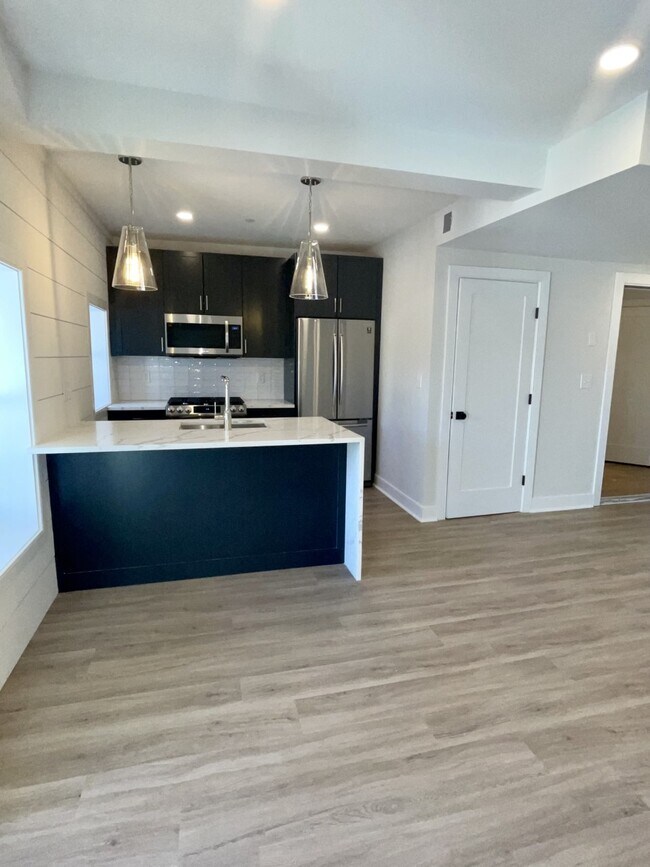 Building Photo - 78 Havre St